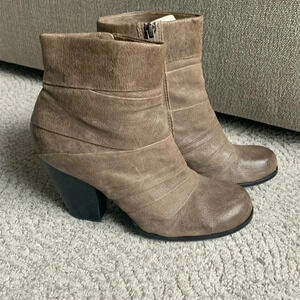 Vince Camuto leather Belta boot size 10